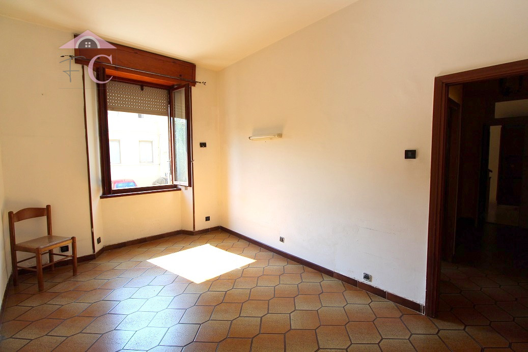 narni piano rialzato luminoso comodo ai servizi 15.jpg
